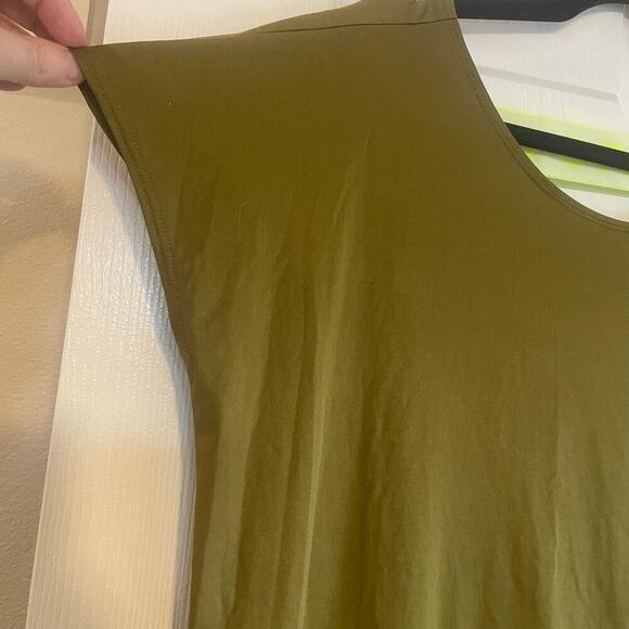 Nike Pro women's training t-shirt in an olive green color with open back size M - Picture 5 of 12